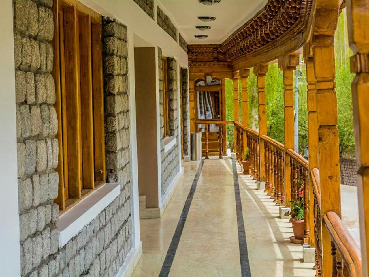 Hotel City Palace Лех Экстерьер фото